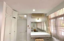 4-комнатные апартаменты в кондо в Ваттхане, Таиланд за $397 000