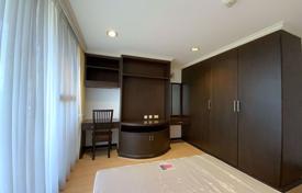 2-комнатные апартаменты в кондо в Ваттхане, Таиланд за $244 000