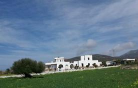 Два дома с видом на море, террасами и парковкой, Парос, Греция за 400 000 €