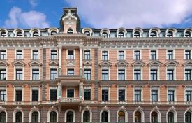 Здание, находящееся на одной из престижных улиц города, построено в 1899 году по проекту крупнейшего латышского зодчего Константина Пекшенса за 253 000 €