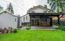 Дом в городе в Скарборо, Торонто, Онтарио,  Канада за C$1 240 000