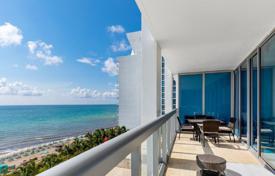 Светлая квартира с видом на океан в резиденции на первой линии от пляжа, Майами-Бич, Майами, США за $1 237 000