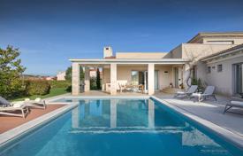 Меблированный дом с бассейном, террасой и видом на море, Медулин, Хорватия за 850 000 €