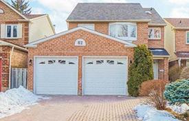 Дом в городе в Скарборо, Торонто, Онтарио,  Канада за C$1 265 000