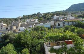 Меблированный дом с террасой на крыше и видом на горы, Агиос-Николаос, Крит, Греция. Цена по запросу