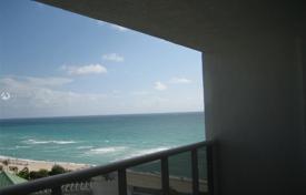 Меблированная квартира с видом на океан в резиденции на первой линии от пляжа, Санни Айлс Бич, Флорида, США за $1 149 000