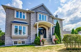Дом в городе в Этобико, Торонто, Онтарио,  Канада за C$1 994 000