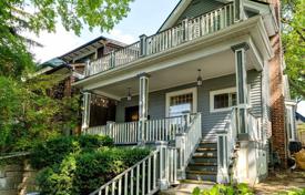 Дом в городе в Олд Торонто, Торонто, Онтарио,  Канада за C$2 054 000