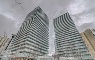 5-комнатная квартира в Янг-стрит за C$769 000