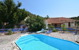 Каменный дом с бассейном, садом и видом на горы, Пелопоннес, Греция за 150 000 €