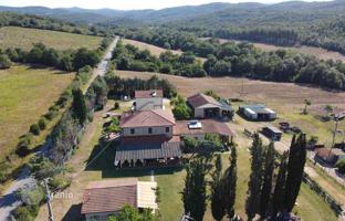 10-комнатная вилла 32 755 м² в Монтеверди-Мариттимо за 945 000 €