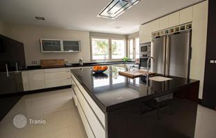 6-комнатная вилла 1 030 м² в Эль Альбире за 2 100 000 €