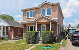 Дом в городе в Восточном Йорке, Торонто, Онтарио,  Канада за C$1 356 000