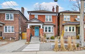 Дом в городе в Восточном Йорке, Торонто, Онтарио,  Канада за C$1 395 000