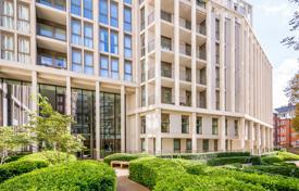 Трехкомнатная квартира в комплексе, созданном по высокому стандарту с просторным балконом, консьержем и бассейном за £2 350 000