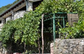 Исторический дом с видом на залив в 690 метрах от моря, Дженовичи, Черногория за 535 000 €