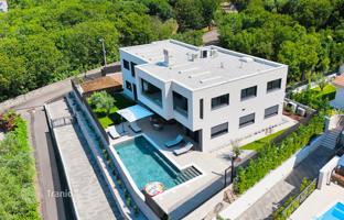 5-комнатная квартира 200 м² в Кострене. Цена по запросу