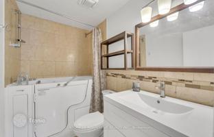 8-комнатный таунхаус в Скарборо за C$1 099 000