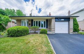 Дом в городе в Скарборо, Торонто, Онтарио,  Канада за C$1 165 000