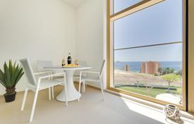 Солнечная двухкомнатная квартира в небоскрёбе, Бенидорм, Аликанте, Испания за 419 000 €