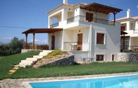 Трехэтажная вилла с бассейном и парковкой в резиденции с прямым выходом на пляж, Кранидион, Греция за 400 000 €