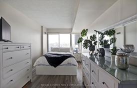 Квартира в Квинсвей, Торонто, Онтарио,  Канада за C$672 000
