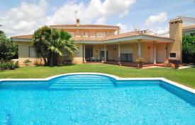 Уютная вилла с частным садом, бассейном и гаражом, Камбрильс, Испания за 1 500 000 €