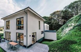 Современный двухэтажный дом в Эссене, Германия за 606 000 €