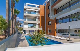 Элитные апартаменты в резиденции с бассейном и садами, в 500 метрах от пляжа, Лимассол, Кипр за От 812 000 €