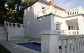 Меблированная вилла с видом на море, бассейном и террасами, Льорет‑де-Мар, Испания за 464 000 €