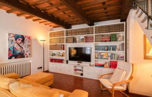 5-комнатная вилла 376 м² в Уццано за 750 000 €