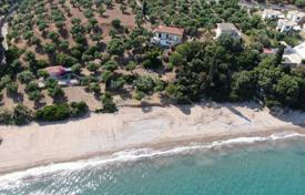 Одноэтажный дом с прямым выходом на пляж, Каламаки, Греция за 500 000 €