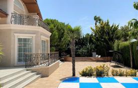 5-комнатная вилла 330 м² в Рохалесе, Испания за 998 000 €
