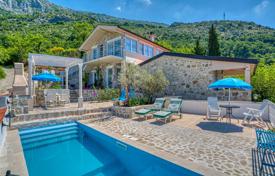Два дома с прекрасным видом на море, бассейном и садом, Булярица, Будва, Черногория за 520 000 €