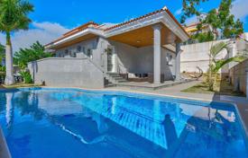 Двухэтажная вилла с бассейном, гаражом и видом на море в Санта-Крус‑де-Тенерифе, Испания за 990 000 €