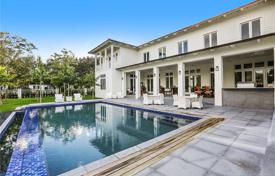 Современная вилла с задним двором, бассейном, зоной отдыха, террасой и двумя гаражами, Майами, США за $4 250 000