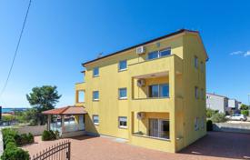 12-комнатный дом в городе 300 м² в Медулине, Хорватия за 700 000 €