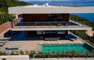 7-комнатный дом 560 м² в Приморско-Горанской жупании за 3 400 000 €