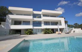 Трёхэтажная вилла с бассейном, садом, гаражом и прекрасным видом на море в Пальманове, Майорка, Испания за 5 490 000 €