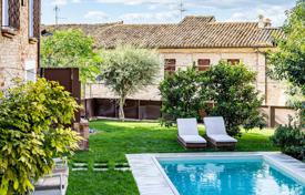 Вилла с частным садом в Монтелупоне, Марке, Италия за 799 000 €