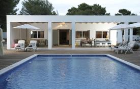Уединенная меблированная вилла с бассейном, садом, парковкой, и открытой террасой, Эс Кубельс, Испания за 8 400 € в неделю