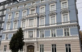 Уникальная квартира в аристократическом стиле в самом сердце Риги за 252 000 €