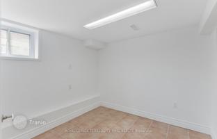 6-комнатный дом в Йорке за C$1 745 000