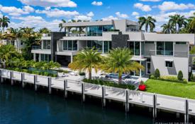 Трехэтажная современная вилла с бассейном, террасой и видом на океан, Форт-Лодердейл, США за $11 500 000