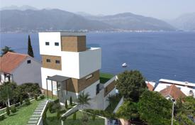 Новая вилла на берегу моря с бассейном и панорамным видом в спокойном районе, Крашичи, Черногория за 560 000 €