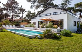 Стильная вилла с большим садом и бассейном рядом с пляжем, Англет, Франция за 13 000 € в неделю