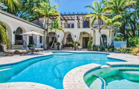 Просторная вилла с садом, задним двором, бассейном, летней кухней, зоной отдыха и террасой, Майами, США за $4 195 000