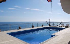 Вилла с двумя бассейнами на первой линии от моря в Ллорет‑де-Мар, Каталония, Испания за 7 500 € в неделю