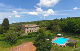 Меблированное поместье бассейном, оливковой рощей и видом на холмы, Орвието, Италия за 1 290 000 €