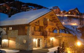 Трехэтажное шале с джакузи на курорте Мерибель, Альпы, Франция за 12 200 € в неделю